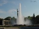 Hochstrahlbrunnen mit russ. Heldendenkmal